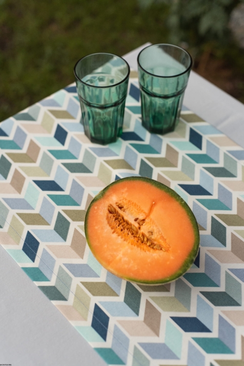 Plamoodporny bawełniany bieżnik niebieski z wzorem Zigzagi