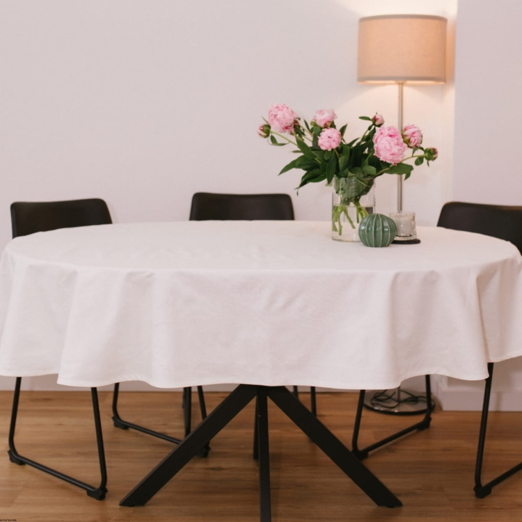 Owalny obrus plamoodporny ecru bawełniany