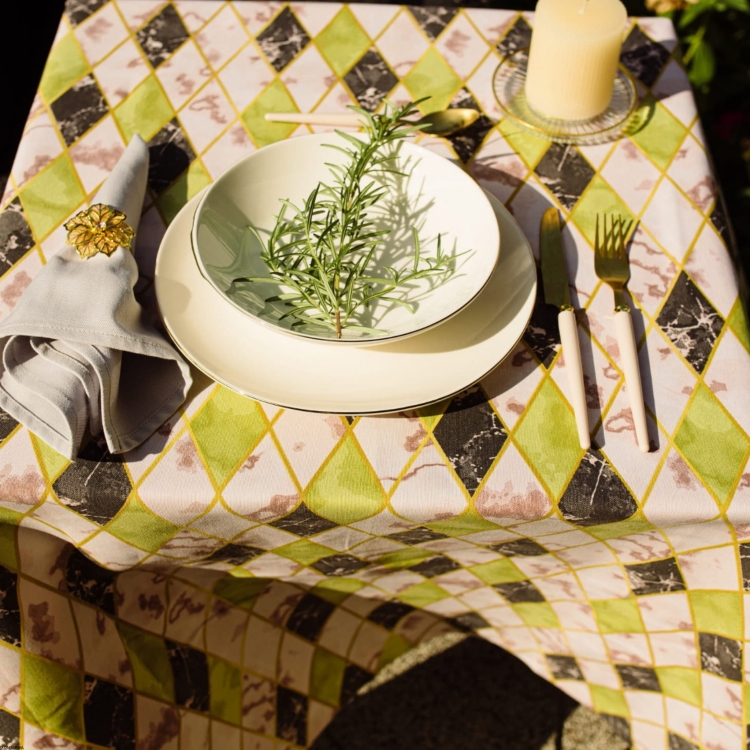 Kwadratowy bawełniany obrus plamoodporny z wzorem Romby