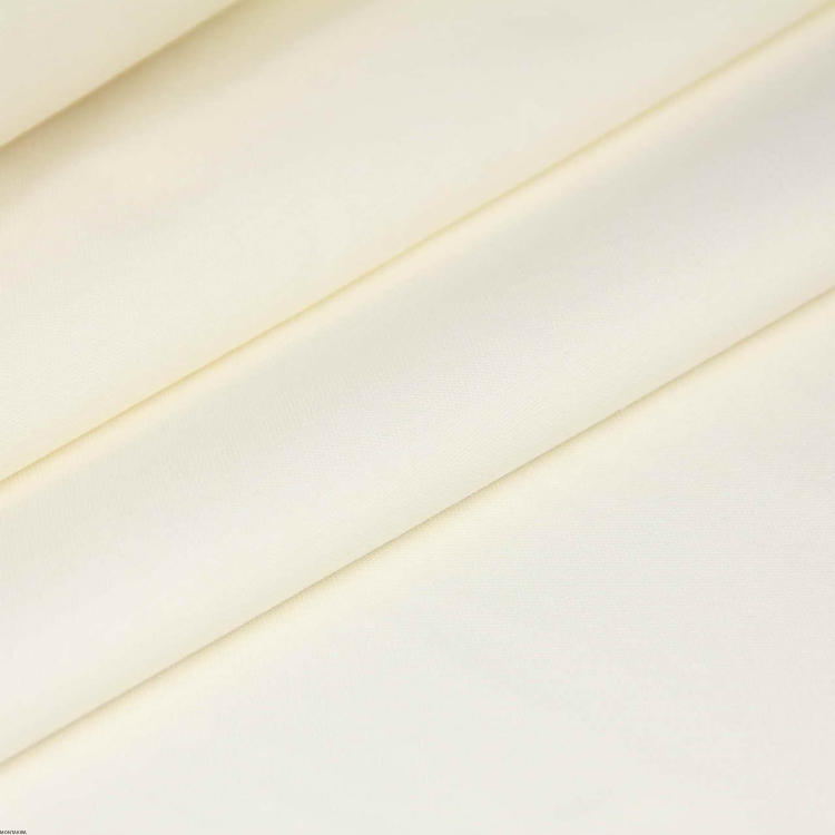 Kwadratowy obrus na stół plamoodporny bawełniany mlecznego koloru