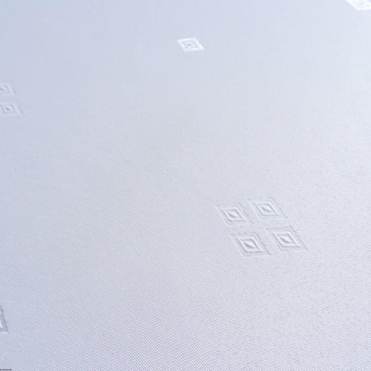 Biały obrus na stół plamoodporny z klasycznym wzorem