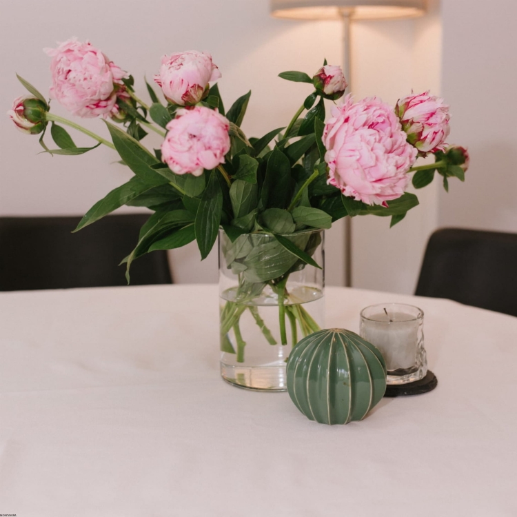 Owalny obrus plamoodporny ecru bawełniany