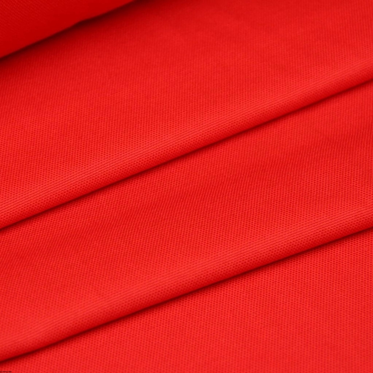 Bawełniany obrus prostokątny plamoodporny czerwonego koloru MONTAKIRA